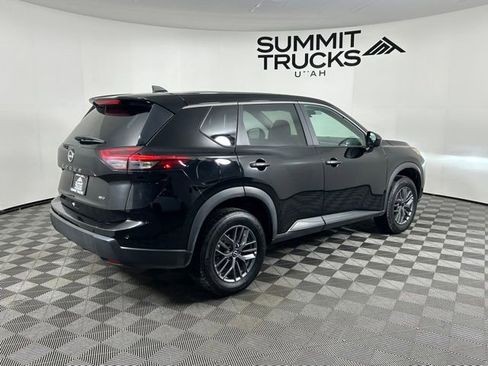 Used 2024 Nissan Rogue S AWD/4WD image 5