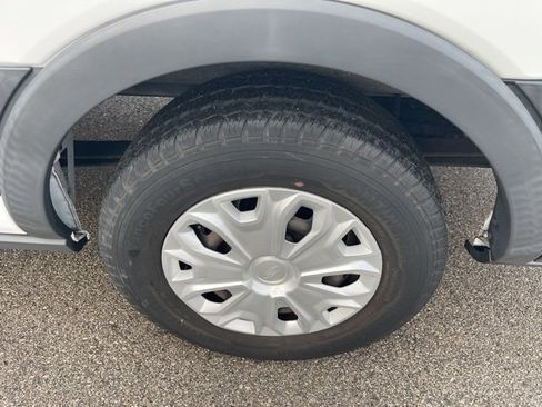 Used 2018 Ford Transit 350 XLT image 10