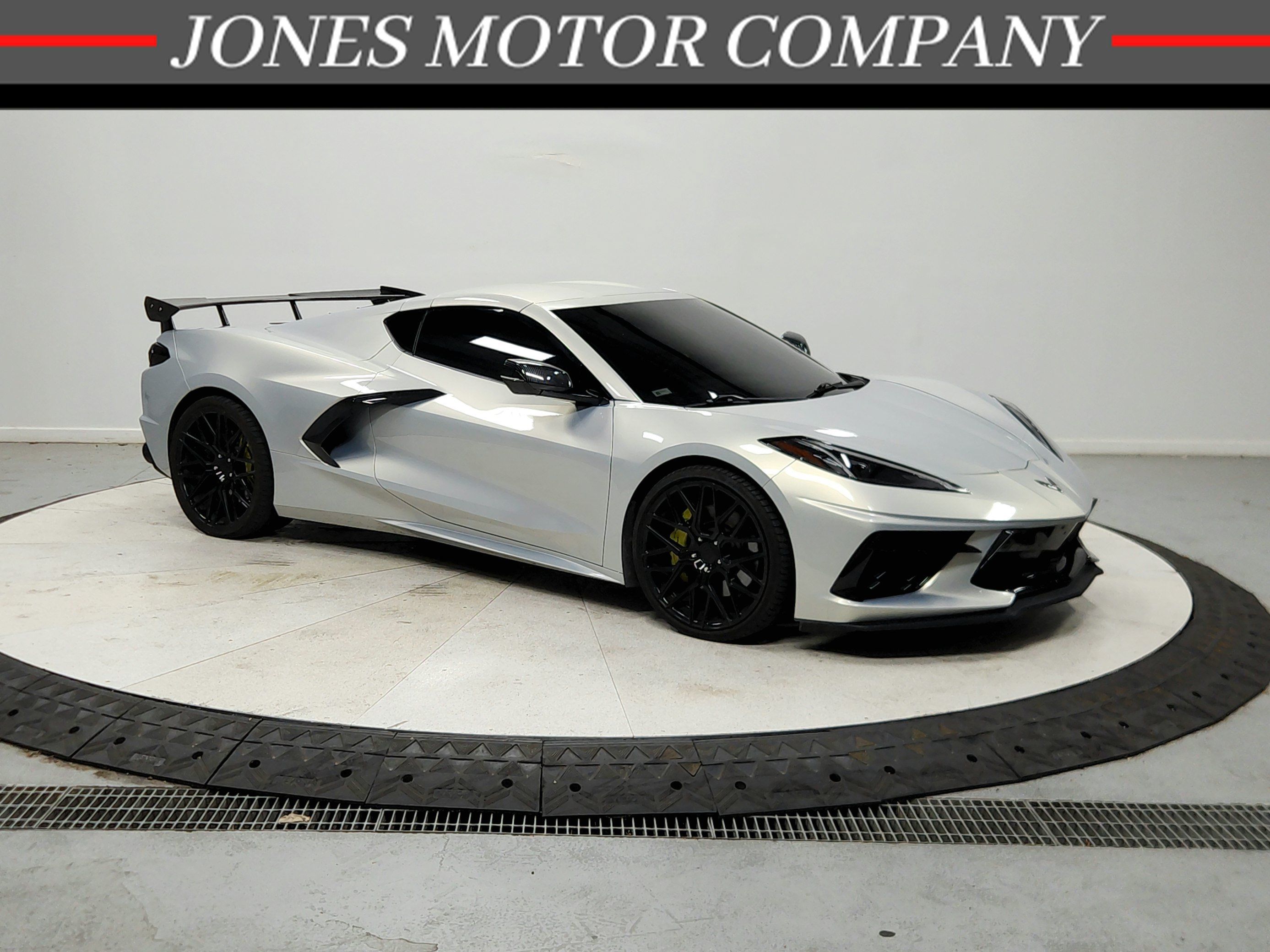Used 2021 Chevrolet Corvette Stingray Premium Cpe w/ Z51 Performance Package RWD image 1
