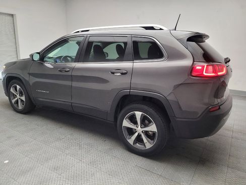 Used 2019 Jeep Cherokee Limited image 3