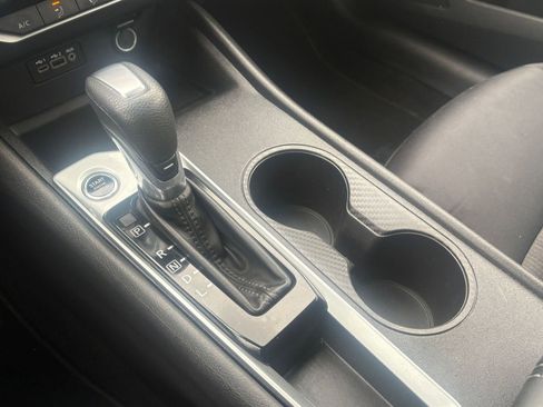 Used 2025 Nissan Altima 2.5 SV image 38