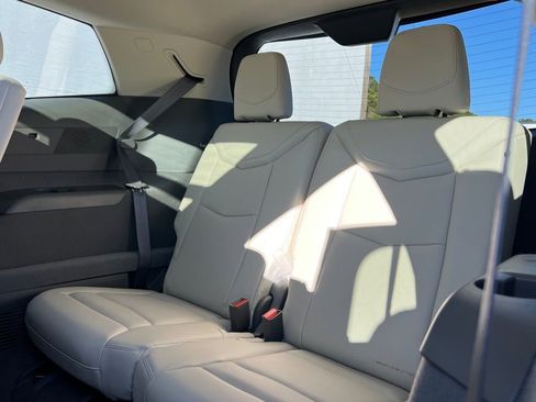 New 2025 Cadillac XT6 Premium Luxury image 18