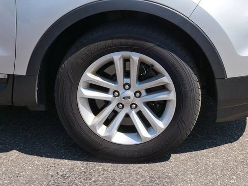 Used 2014 Ford Explorer XLT w/ Equipment Group 202A AWD/4WD image 7