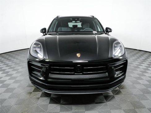 Certified 2026 Porsche Macan Turbo AWD/4WD image 28