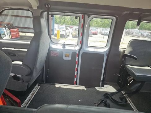 Used 2014 Ford E-250 and Econoline 250 Extended w/ Power Group RWD image 5