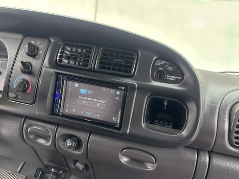 Used 2000 Dodge Ram 1500 Truck ST image 30