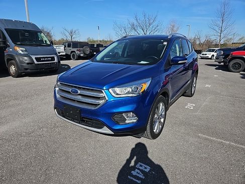 Used 2017 Ford Escape Titanium image 3