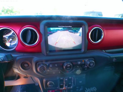 Used 2018 Jeep Wrangler Unlimited Rubicon image 19