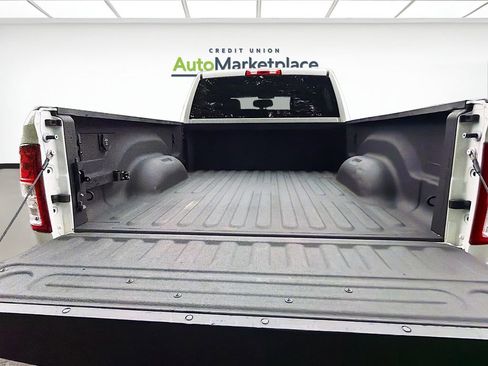 Used 2022 RAM 2500 Tradesman w/ Chrome Appearance Group AWD/4WD image 21