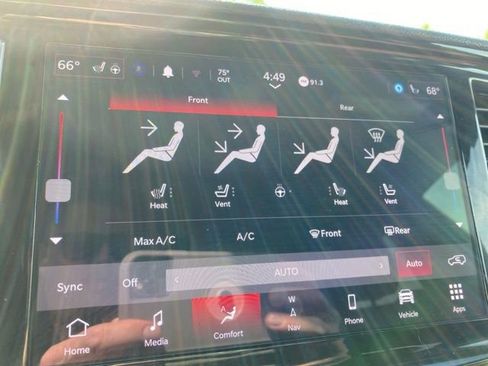 Used 2025 Dodge Durango GT AWD/4WD image 25