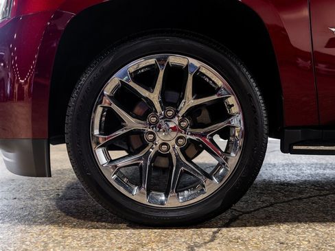 Used 2019 GMC Yukon SLT w/ HD Trailering Package AWD/4WD image 9