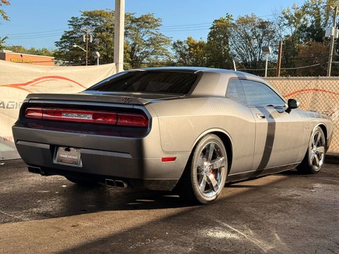 Used 2010 Dodge Challenger R/T image 9