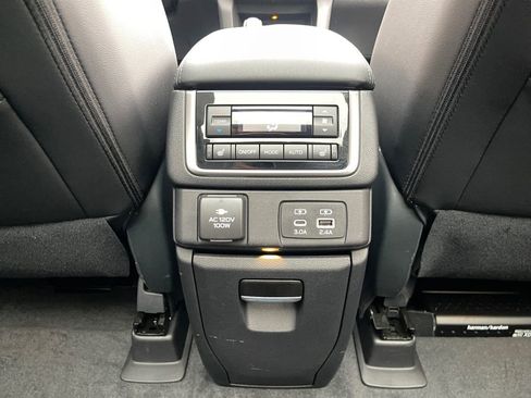 Certified 2025 Subaru Ascent Bronze Edition w/ Popular Package #2 image 19