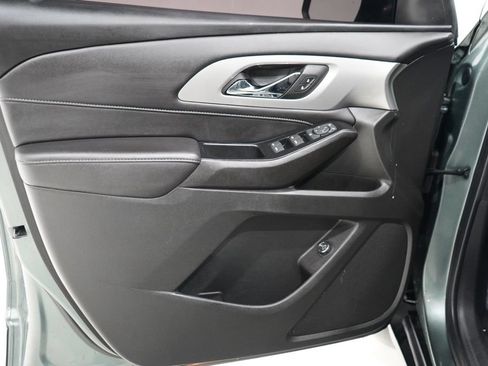 Used 2022 Chevrolet Traverse LT AWD/4WD image 19