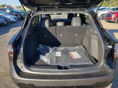 New 2026 Nissan Kicks SR w/ Cold Weather Package AWD/4WD image 6