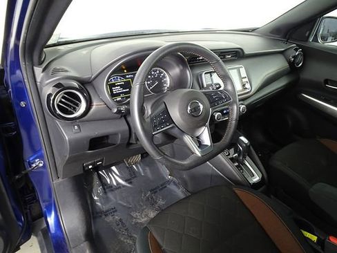 Used 2019 Nissan Kicks SR image 24