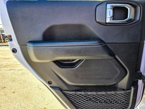 Used 2022 Jeep Gladiator Rubicon w/ LED Lighting Group image 35