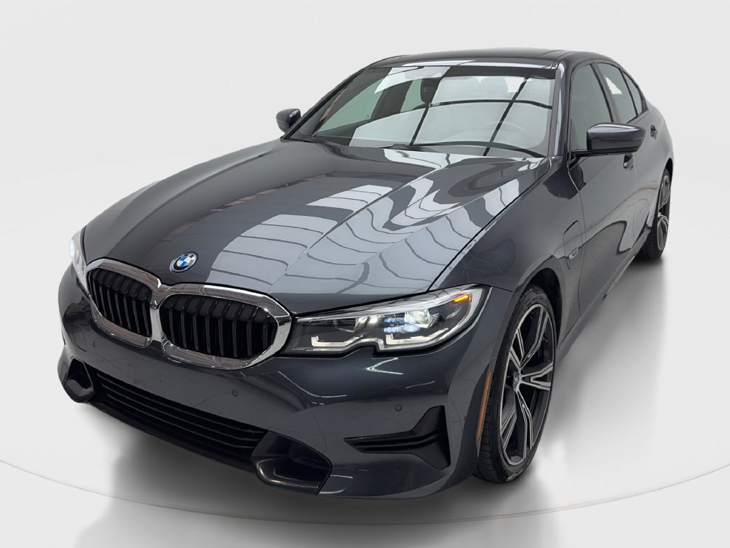 Used 2022 BMW 330e w/ Driving Assistance Package RWD image 5