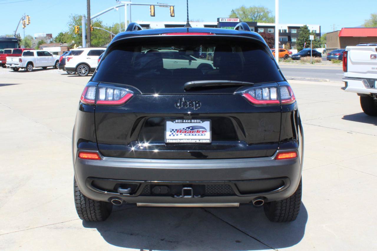 Used 2022 Jeep Cherokee Latitude w/ Sun & Sound Group AWD/4WD image 9