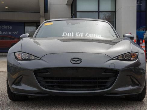 Used 2017 MAZDA MX-5 Miata RF Grand Touring RWD image 2