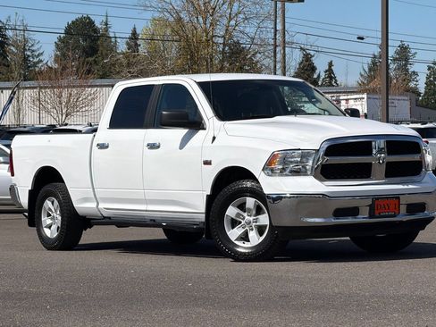 Used 2017 RAM 1500 Classic SLT AWD/4WD image 2