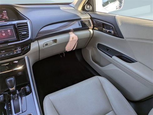 Used 2016 Honda Accord EX-L image 17
