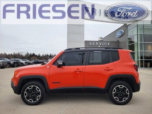 Used 2016 Jeep Renegade Trailhawk image 4