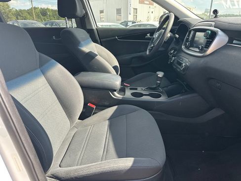 Used 2019 Kia Sorento FWD V6 image 13