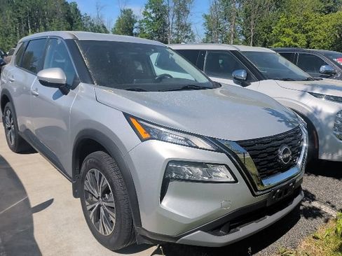 Certified 2022 Nissan Rogue SV AWD/4WD image 3