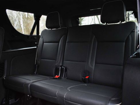 New 2026 Chevrolet Suburban Premier image 13