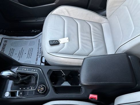 Used 2020 Volkswagen Tiguan SEL Premium R-Line image 29
