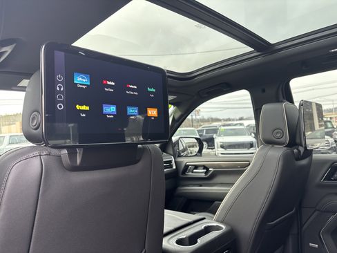 Used 2025 GMC Yukon Elevation w/ Elevation Premium Package image 16