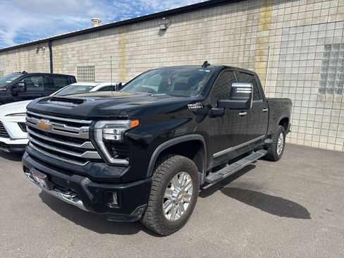 Used 2024 Chevrolet Silverado 3500 High Country w/ Technology Package AWD/4WD image 1