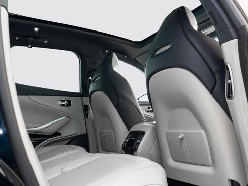 Used 2023 Aston Martin DBX AWD/4WD image 41