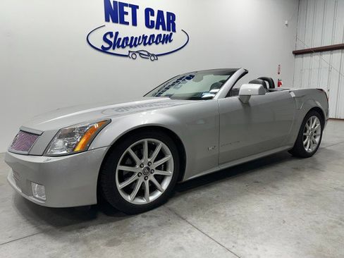 Used 2006 Cadillac XLR V image 14