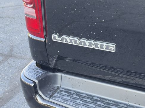 Used 2019 RAM 1500 Laramie AWD/4WD image 10