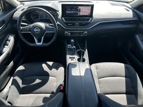 Used 2024 Nissan Altima 2.5 SV w/ SV Premium Package FWD image 19