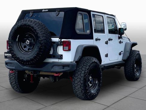 Used 2017 Jeep Wrangler Unlimited Rubicon AWD/4WD image 13
