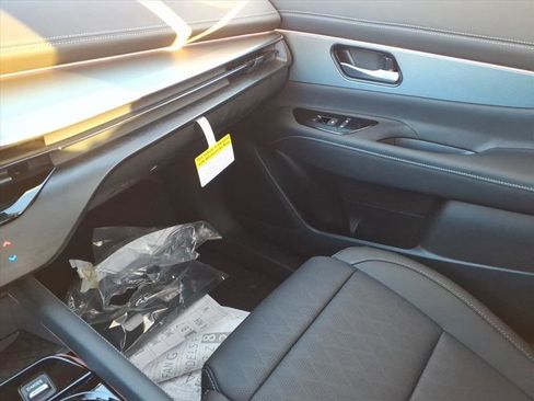 New 2026 Nissan Murano Platinum image 23