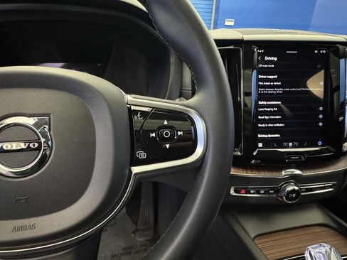Used 2024 Volvo XC60 B5 Ultimate w/ Protection Package Premier image 16