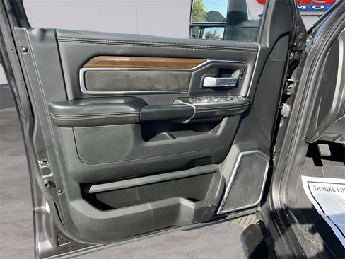 Used 2024 RAM 3500 Laramie image 58