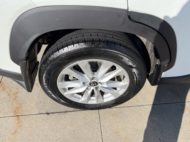Used 2022 Toyota Corolla Cross LE AWD/4WD image 12