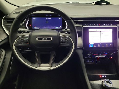 Used 2022 Jeep Grand Cherokee Limited w/ Luxury Tech Group II image 22