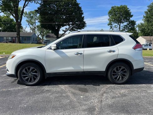 Used 2016 Nissan Rogue SL w/ SL Premium Package FWD image 2