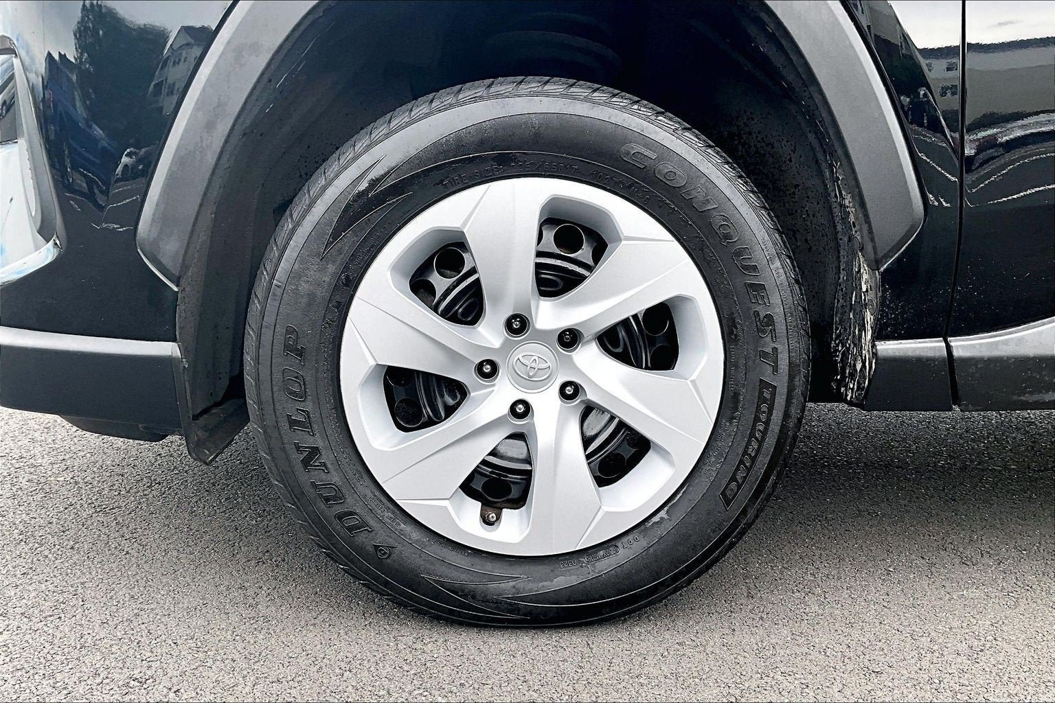 Used 2020 Toyota RAV4 LE w/ Carpet Mat Package FWD image 9
