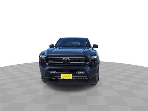 Used 2024 Toyota Tacoma 4x4 Double Cab image 3