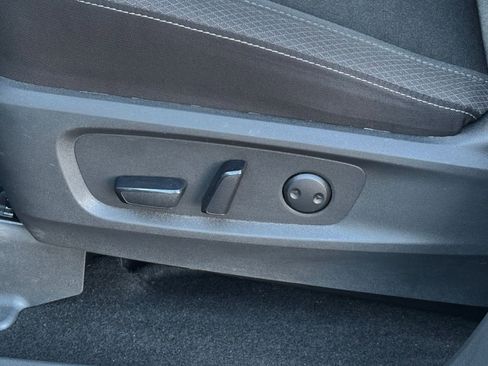 Used 2025 Nissan Pathfinder SV image 22