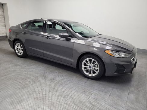 Used 2019 Ford Fusion SE FWD image 11