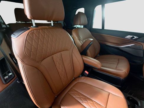 Used 2026 BMW X7 M60i AWD/4WD image 29