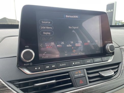 Used 2019 Nissan Altima 2.5 Platinum FWD image 13